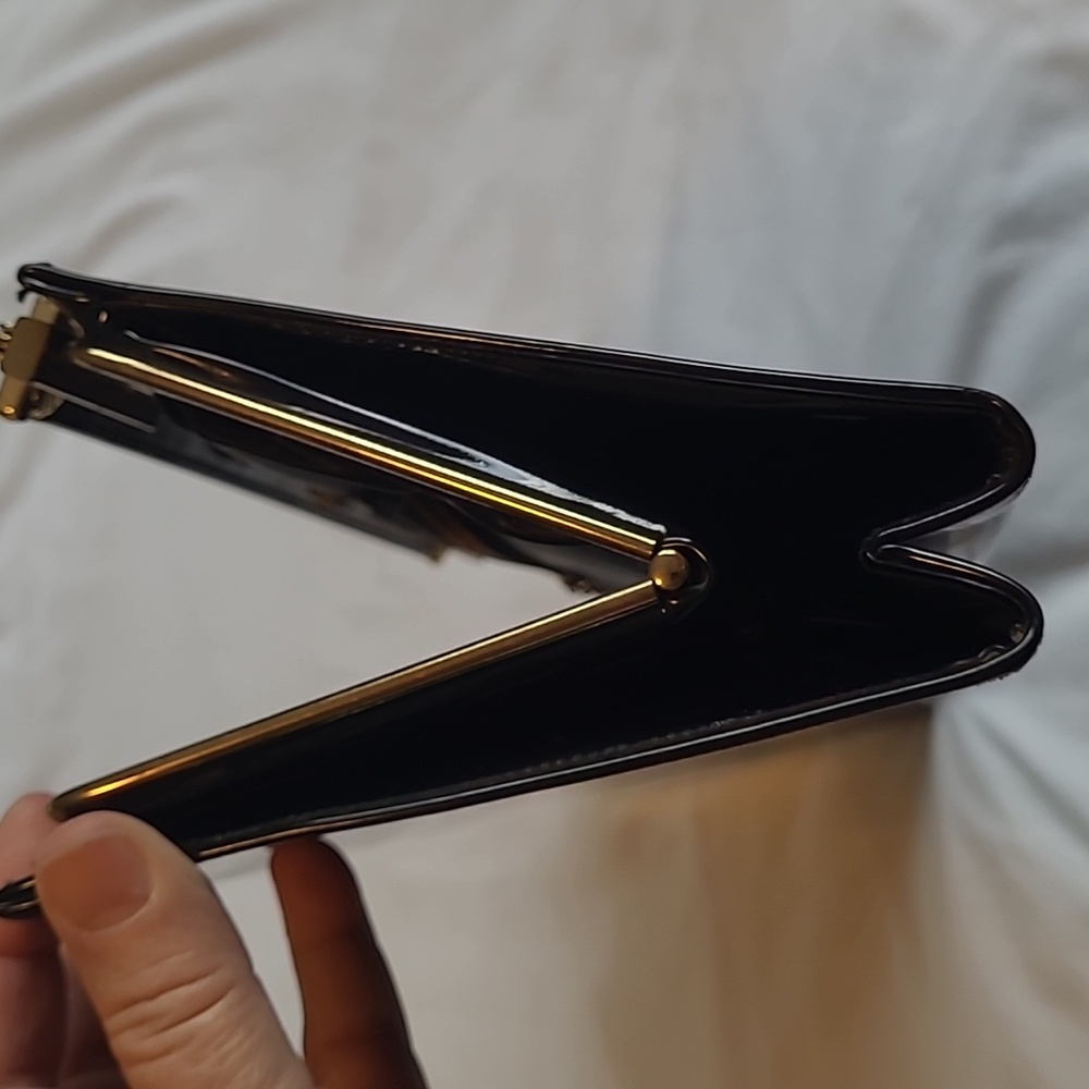 Vintage 50's Jackie O Style Black Patent Clutch/ Wrist Bag w/ Moveable Strap - Picture 9 of 13